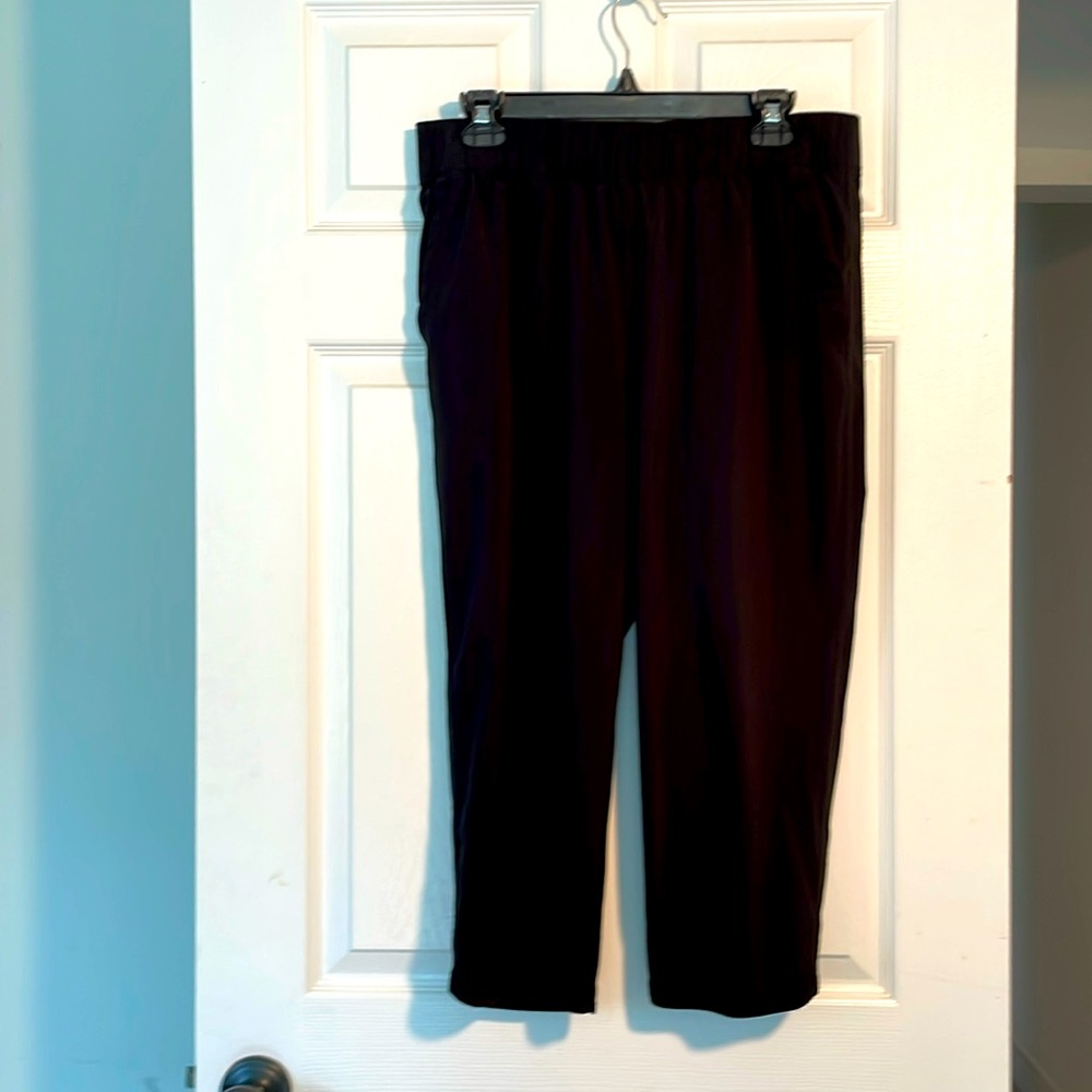 T by Talbots stretch woven cropped pants